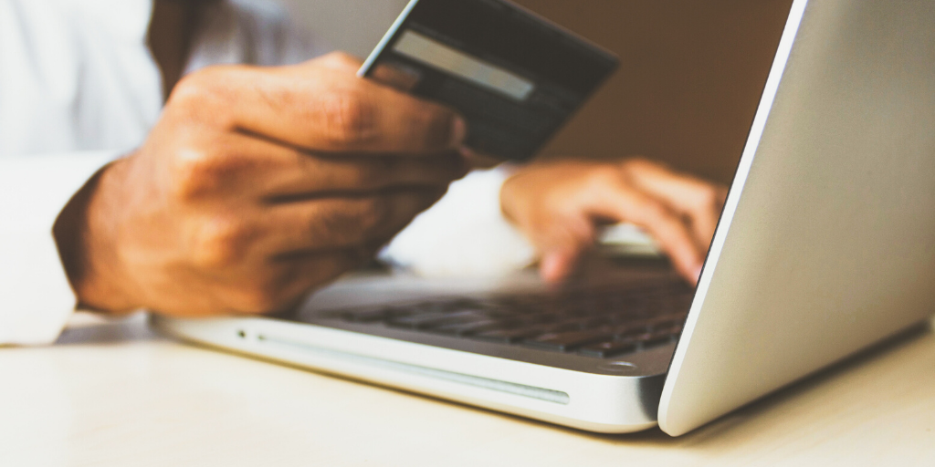 4 Ways to Encourage Customers to Pay Bills Online